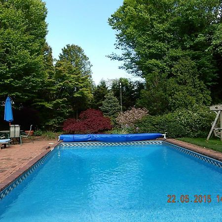 A Butlers Manor Bed and Breakfast Southampton Eksteriør billede